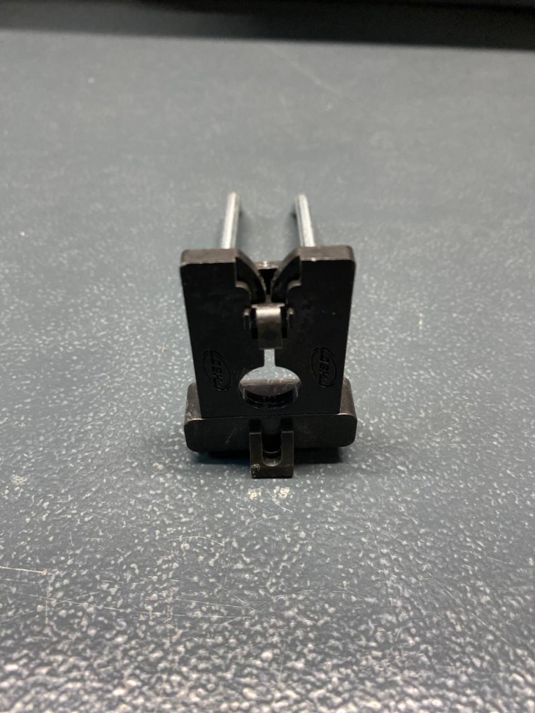 Крючок двойной 100 мм купить в Вологде