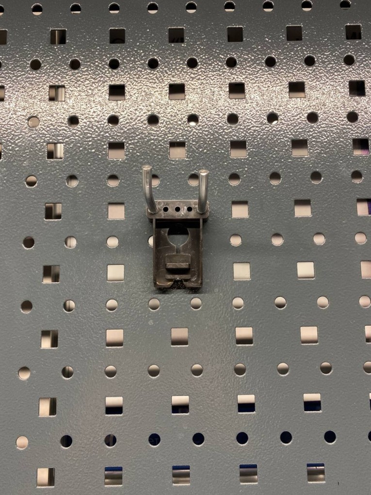 Крючок двойной 38 мм купить в Вологде Крючок двойной 38 мм купить в Вологде