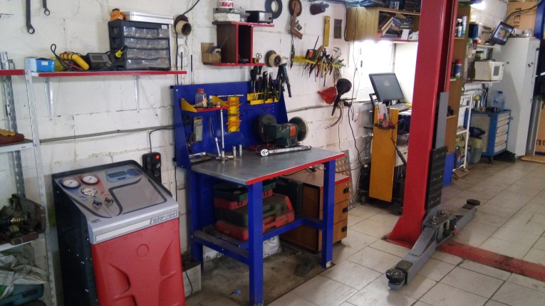 Верстак-стол бестумбовый ВП-1 с экраном купить в Вологде