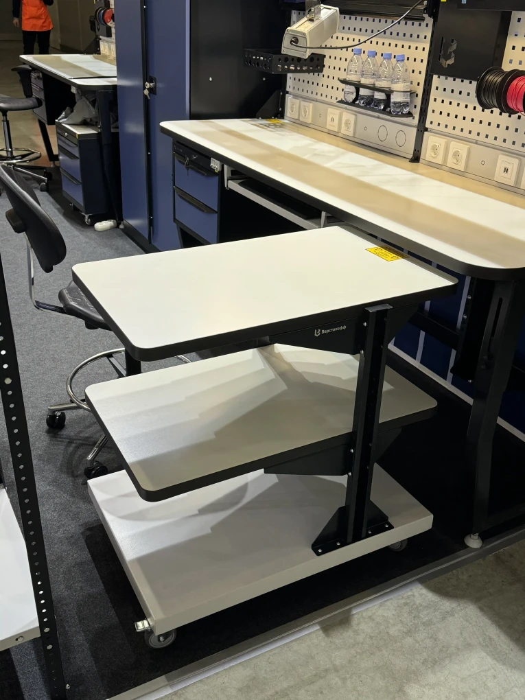 Подкатной антистатический стол SPC A купить в Вологде Подкатной антистатический стол SPC A купить в Вологде