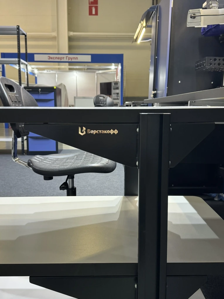 Подкатной антистатический стол SPC A купить в Вологде Подкатной антистатический стол SPC A купить в Вологде